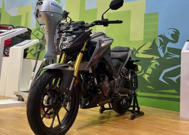 honda-cb300f-flex-fuel