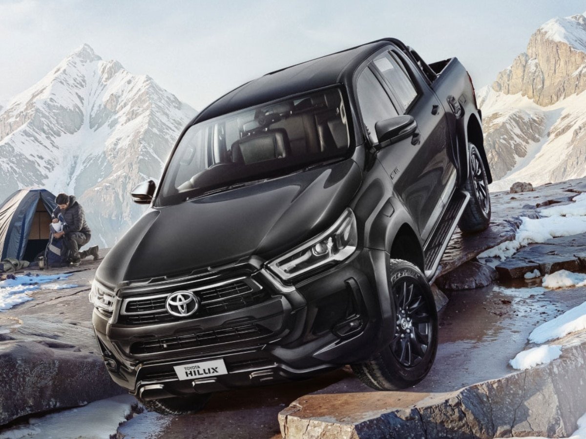 Toyota Hilux Black Edition