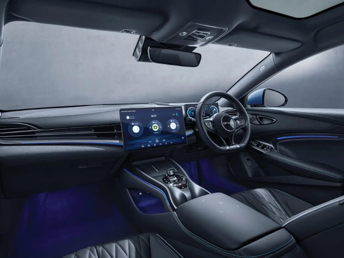 2025 byd seal interior