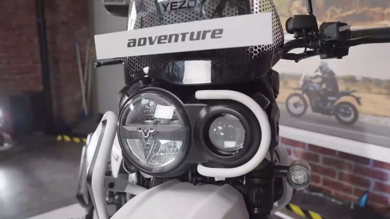 2025 yezdi adventure twin headlight