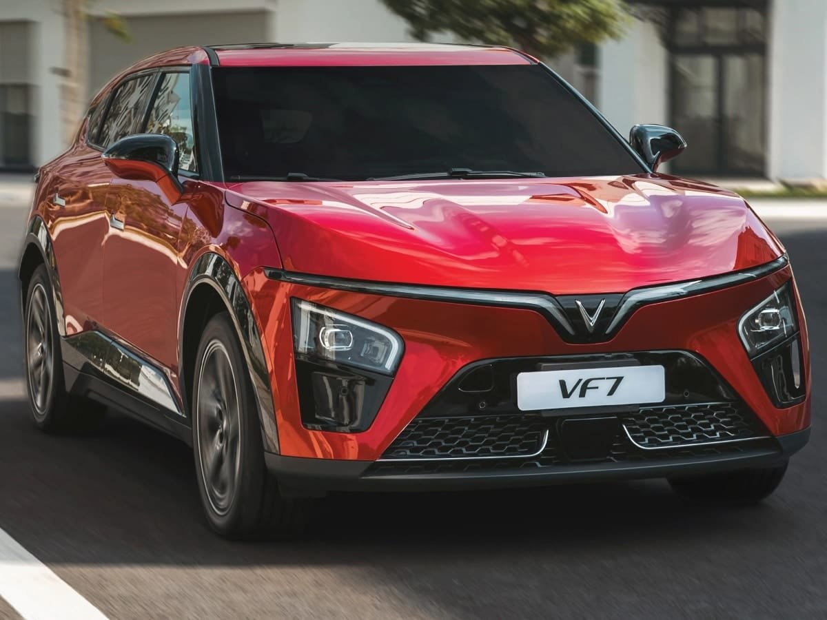 vinfast vf7 car