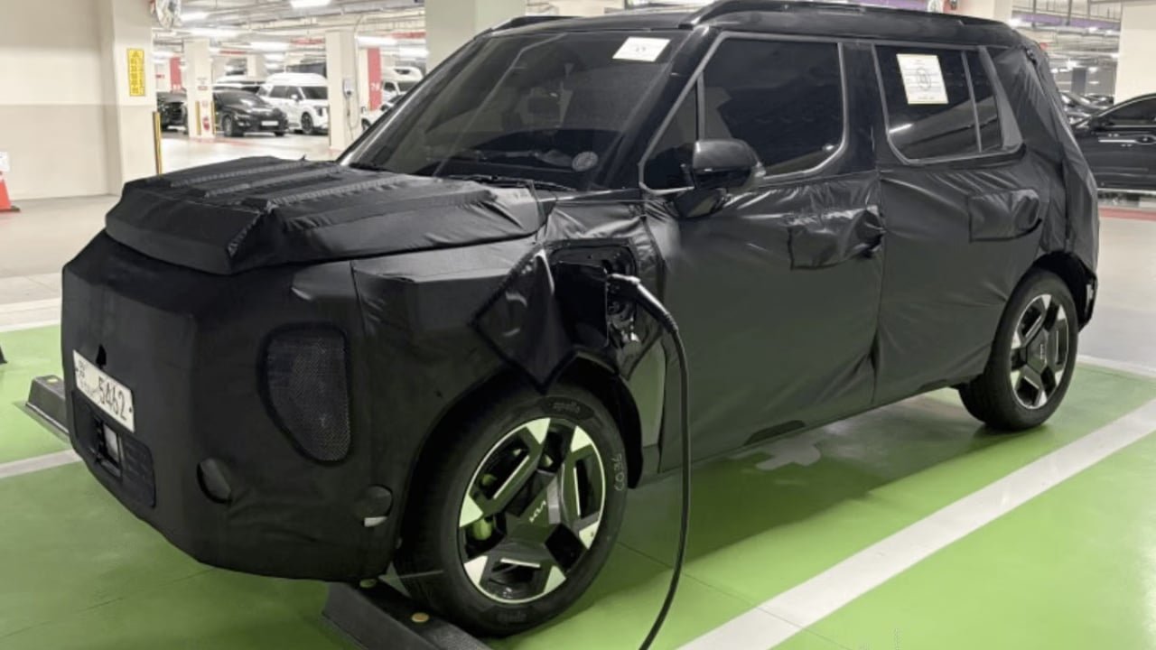 kia syros ev spied
