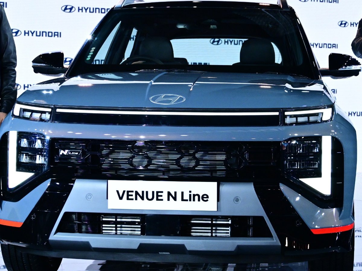 hyundai venue n-line suv front