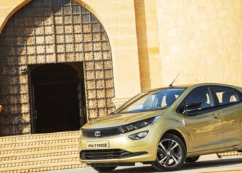 tata altroz gets sunroof