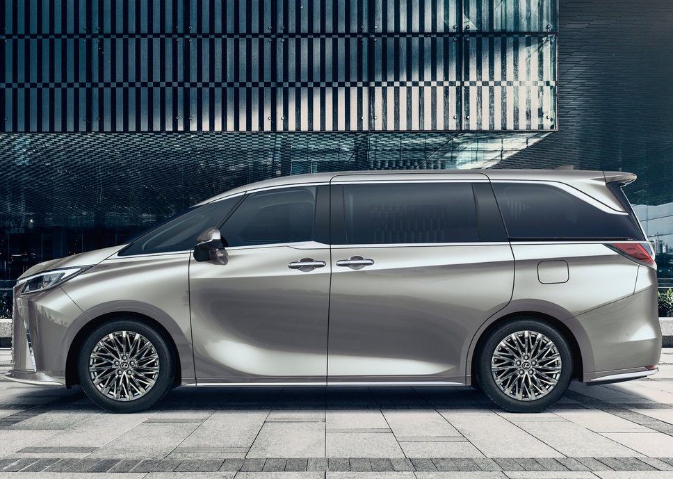 2024 Lexus LM mpv