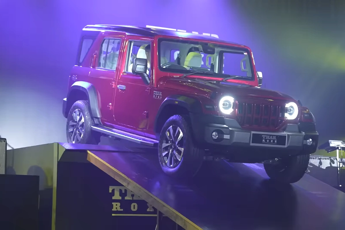 mahindra thar roxx front