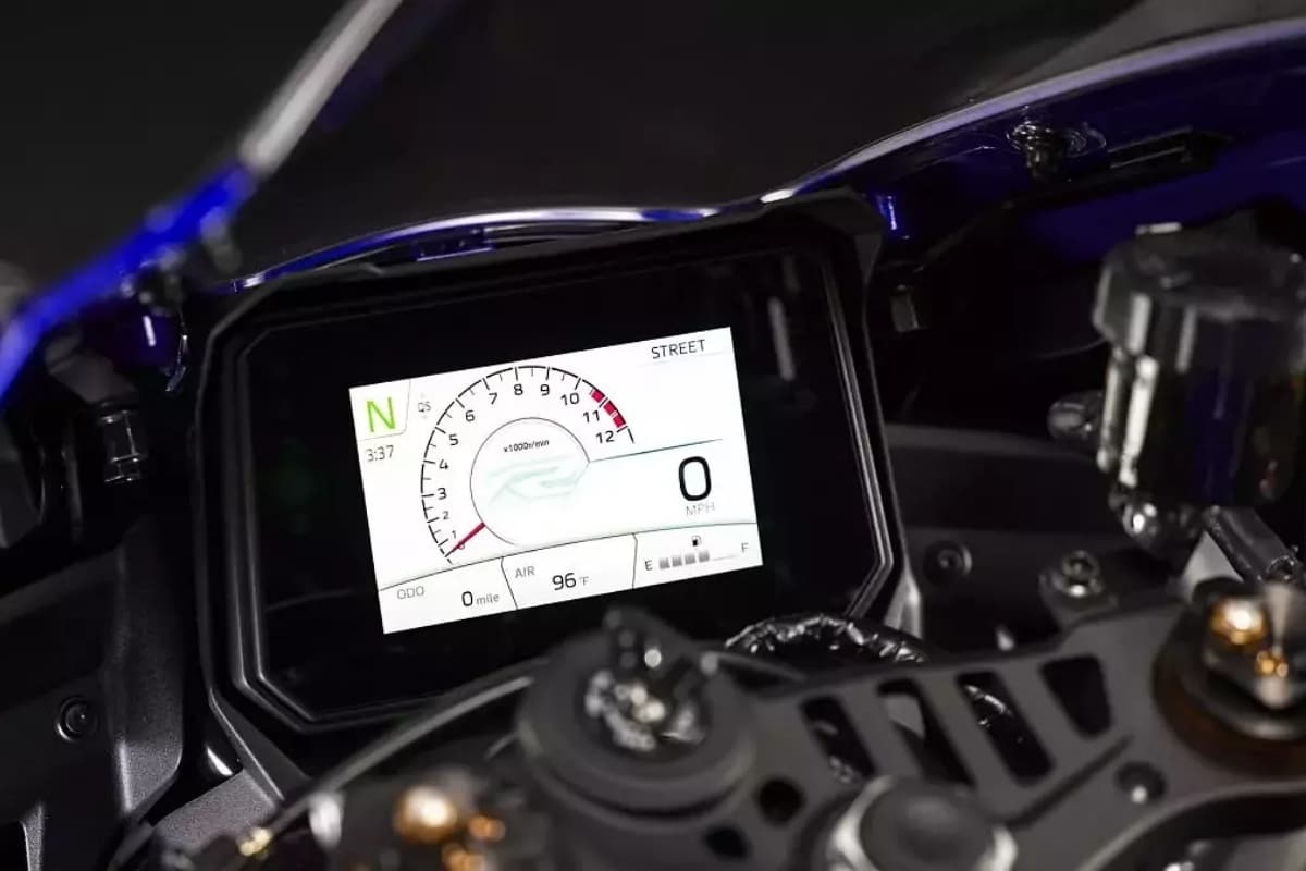 yamaha yzf R9 bike cluster