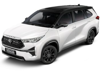 இன்னோவா ஹைகிராஸ் எக்ஸ்குளூசிவ்