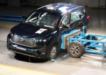 பாரத் NCAPல் 5 ஸ்டார் ரேட்டிங் பெற்ற டொயோட்டா இன்னோவா ஹைகிராஸ்