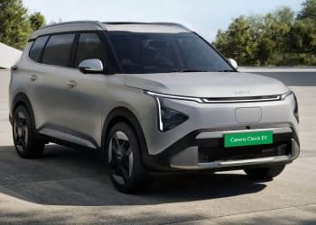 kia carens clavis on road price list