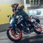 2025 ktm 160 duke action