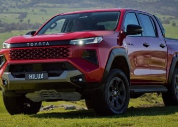 டொயோட்டா ஹைலக்ஸ் பிக்கப் டிரக்கில் எலக்ட்ரிக், ஹைபிரிட், ICE மற்றும் ஹைட்ரஜன் அறிமுகம்