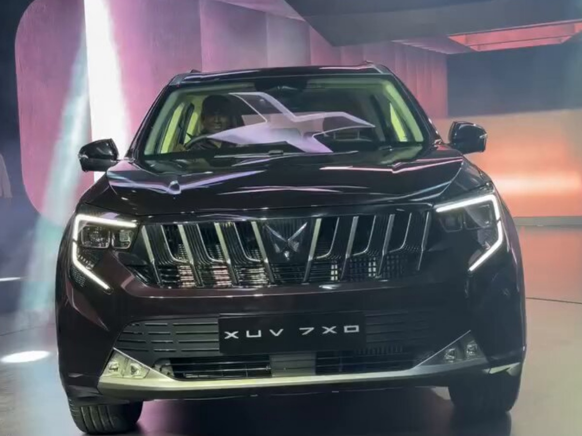 mahindra xuv 7xo car
